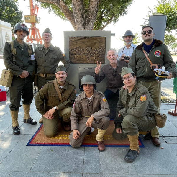 Inauguração da placa em homenagem aos 80 anos do embarque da FEB